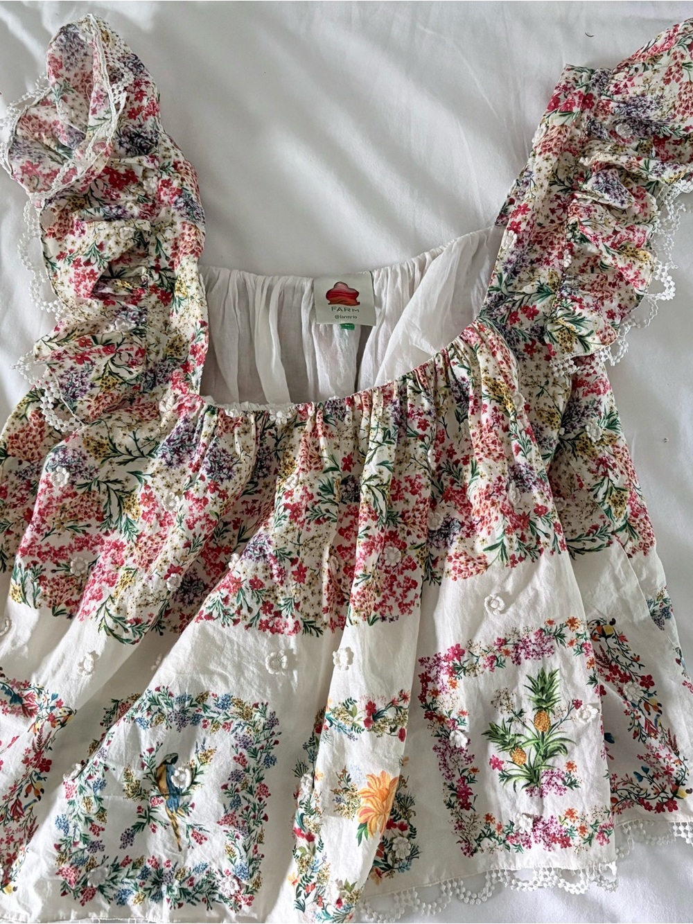 FARM Rio White Floral Ruffle Sleeve Top - Picture 2 of 3